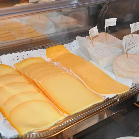 מלון De Viertorre 2*